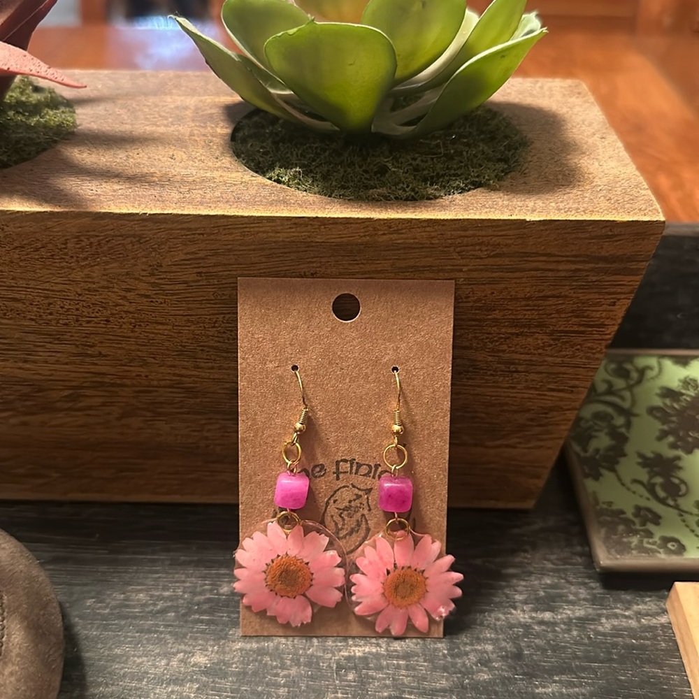 Handmade resin dipped earrings :) brand new ♥️